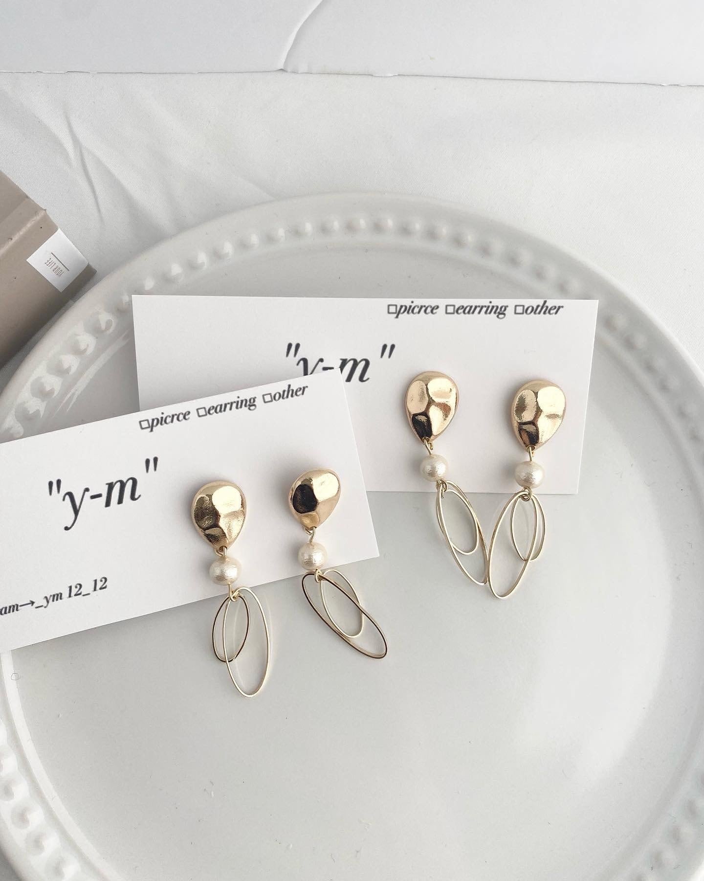 雫型ゴールドのアクセサリー/y-m-上品なハンドメイドピアス | y-m-上品