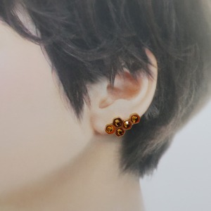 honeycombノンホールピアス