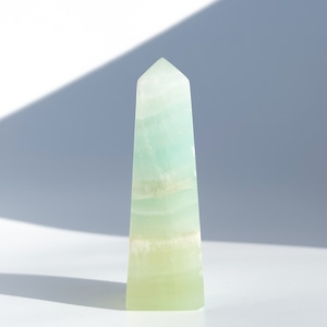 ピスタチオカルサイト タワー22◇Pistachio Calcite◇天然石・鉱物・パワーストーン