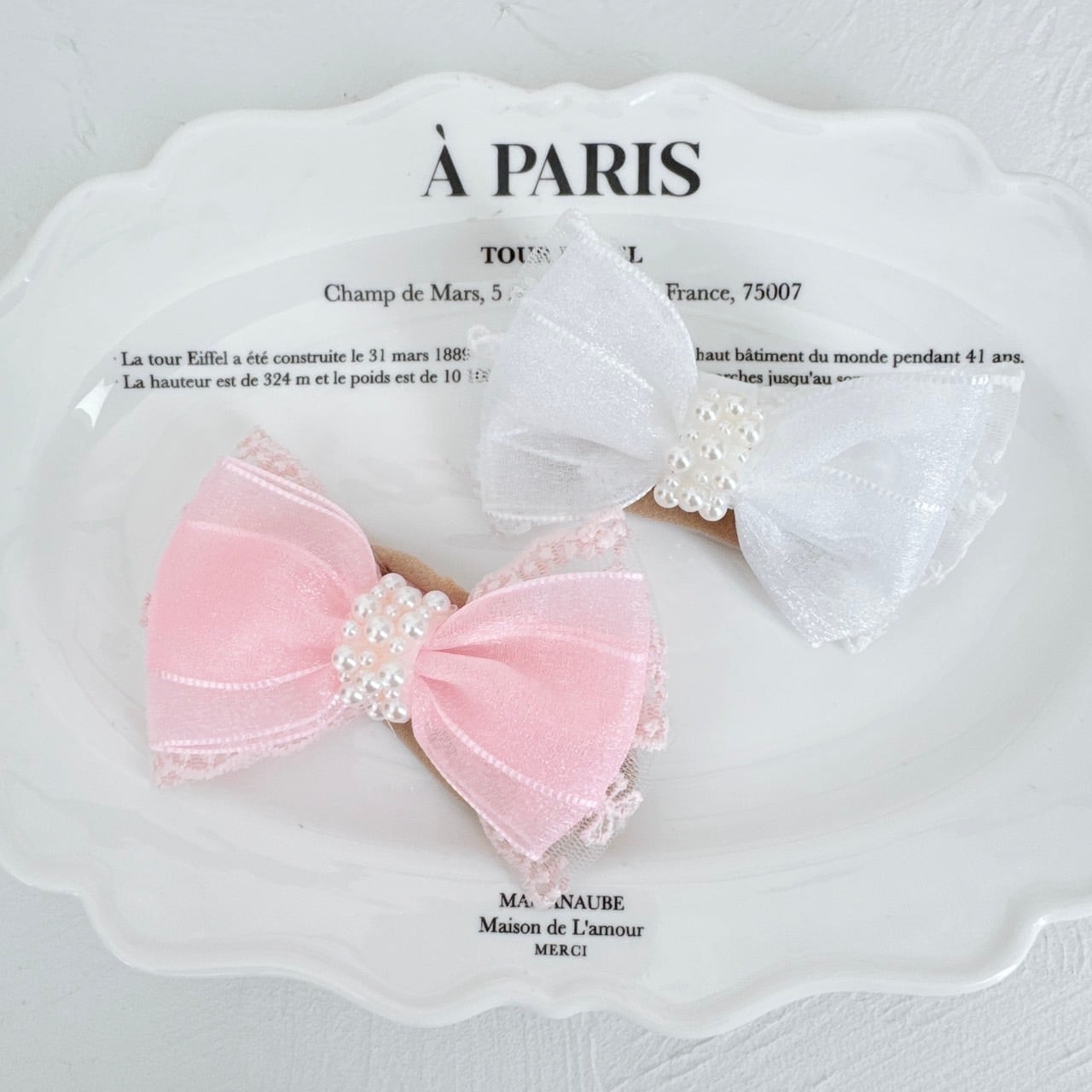 パールのお嬢様リボンヘアバンド（後ろ支え付き）