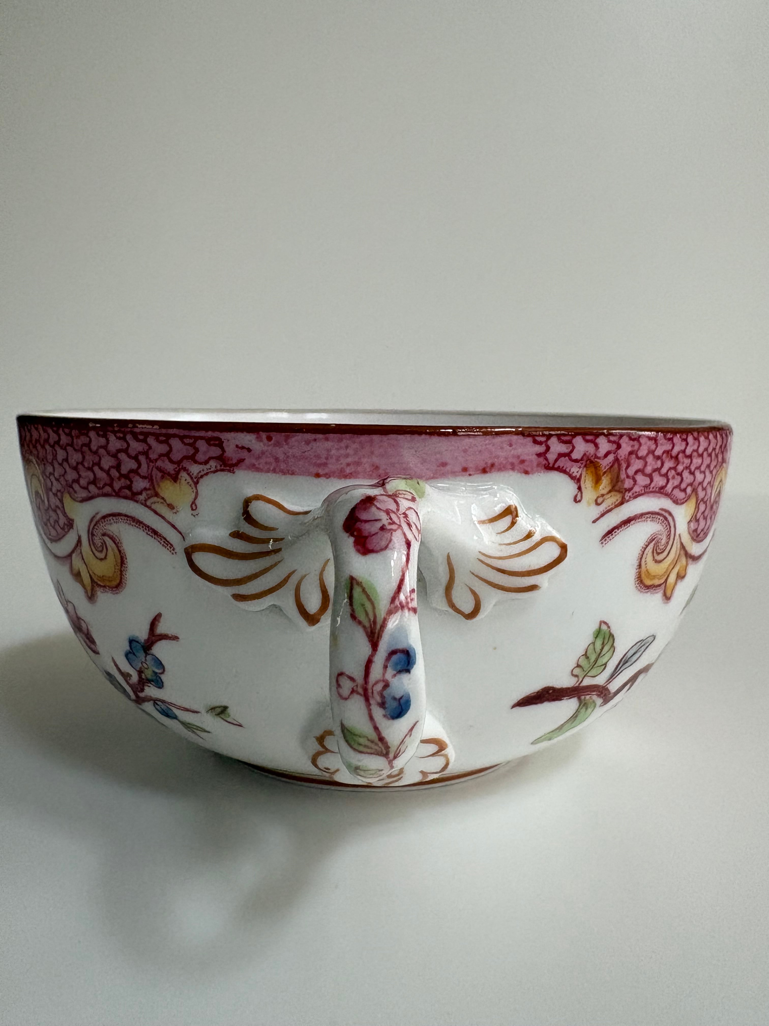 サルグミンヌ MINTON No.235 ティーカップ（華やかな花模様