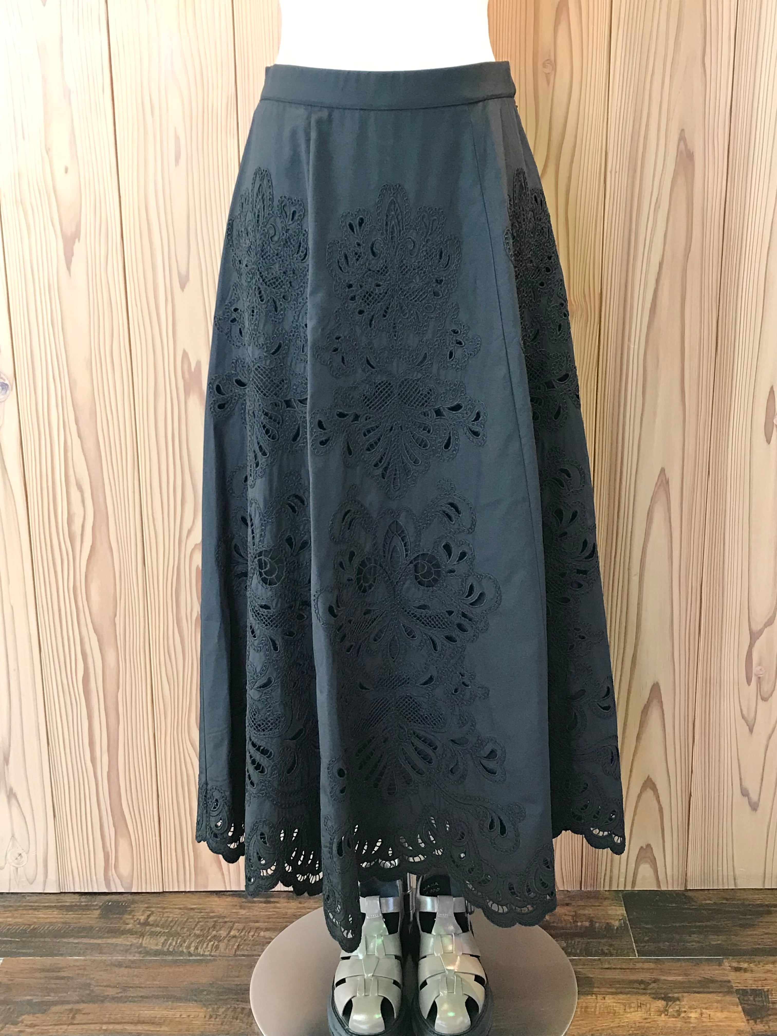 【GRACE CONTINENTAL】刺繍スカラップスカート