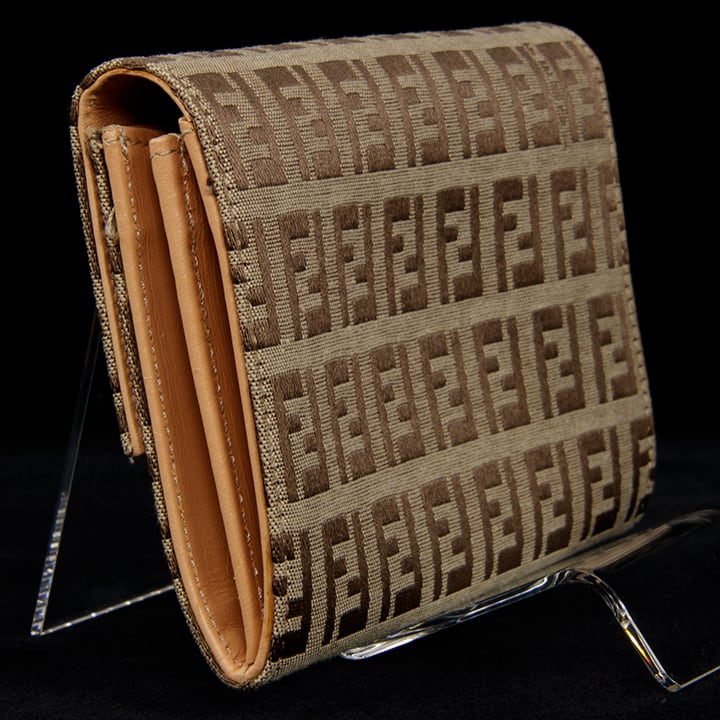 極美品 フェンディ FENDI ズッキーノ 二つ折財布 本物・送料無料・新品同様】FENDI・フェンディ・短財布・三つ折り財布