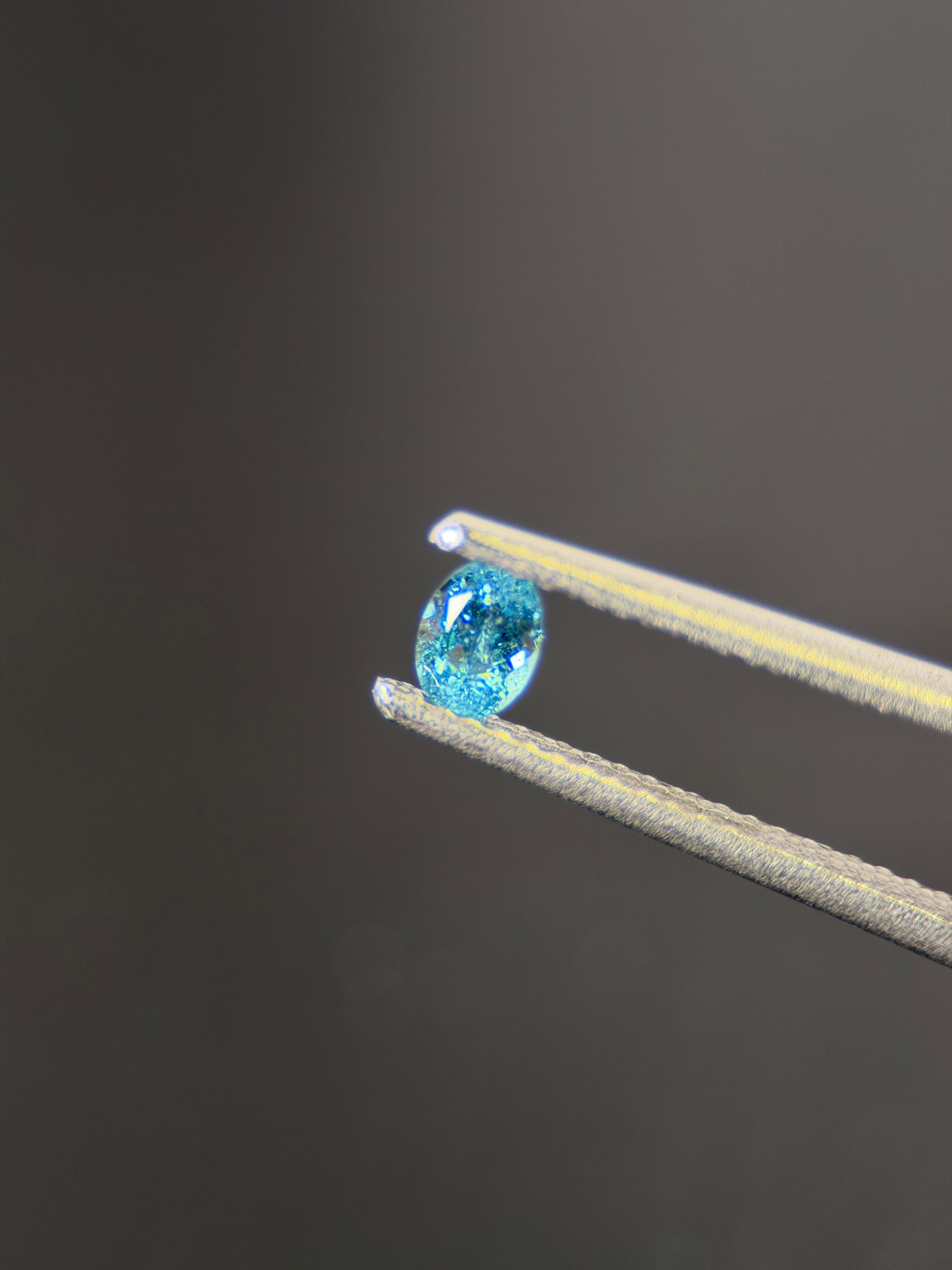 スフェーン 2個で1.40ct 5.5mmラウンド | パライバトルマリン by