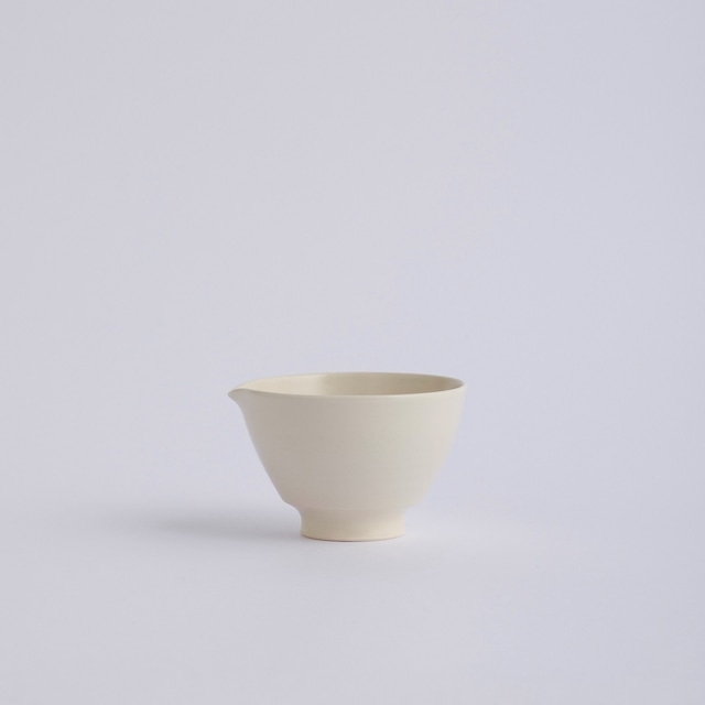 Une / Spout bowl / S