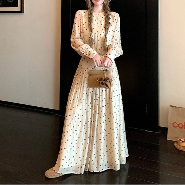 Dot pleated long dress　M024