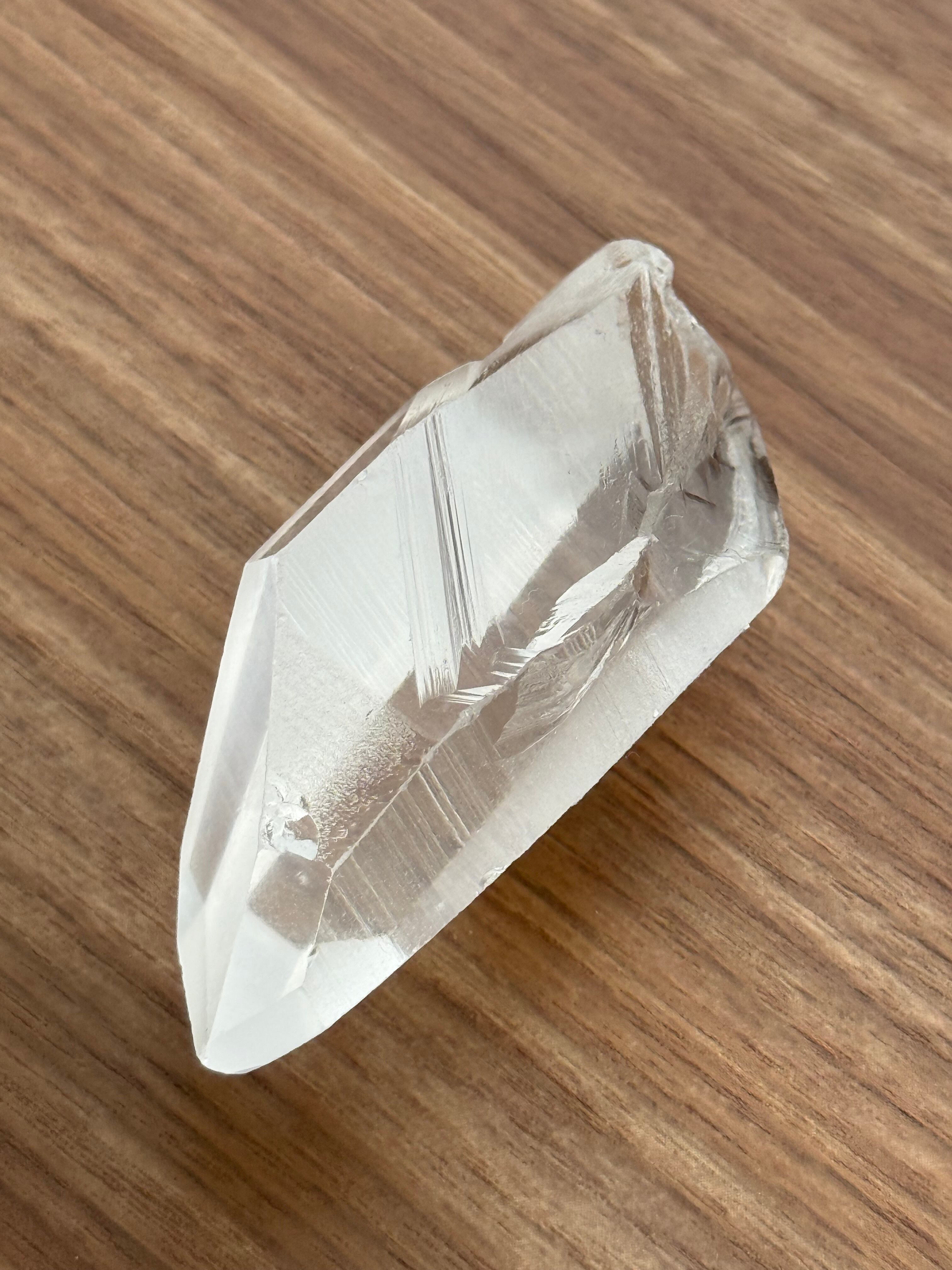 透明感あり!レムリアンポイント LP75