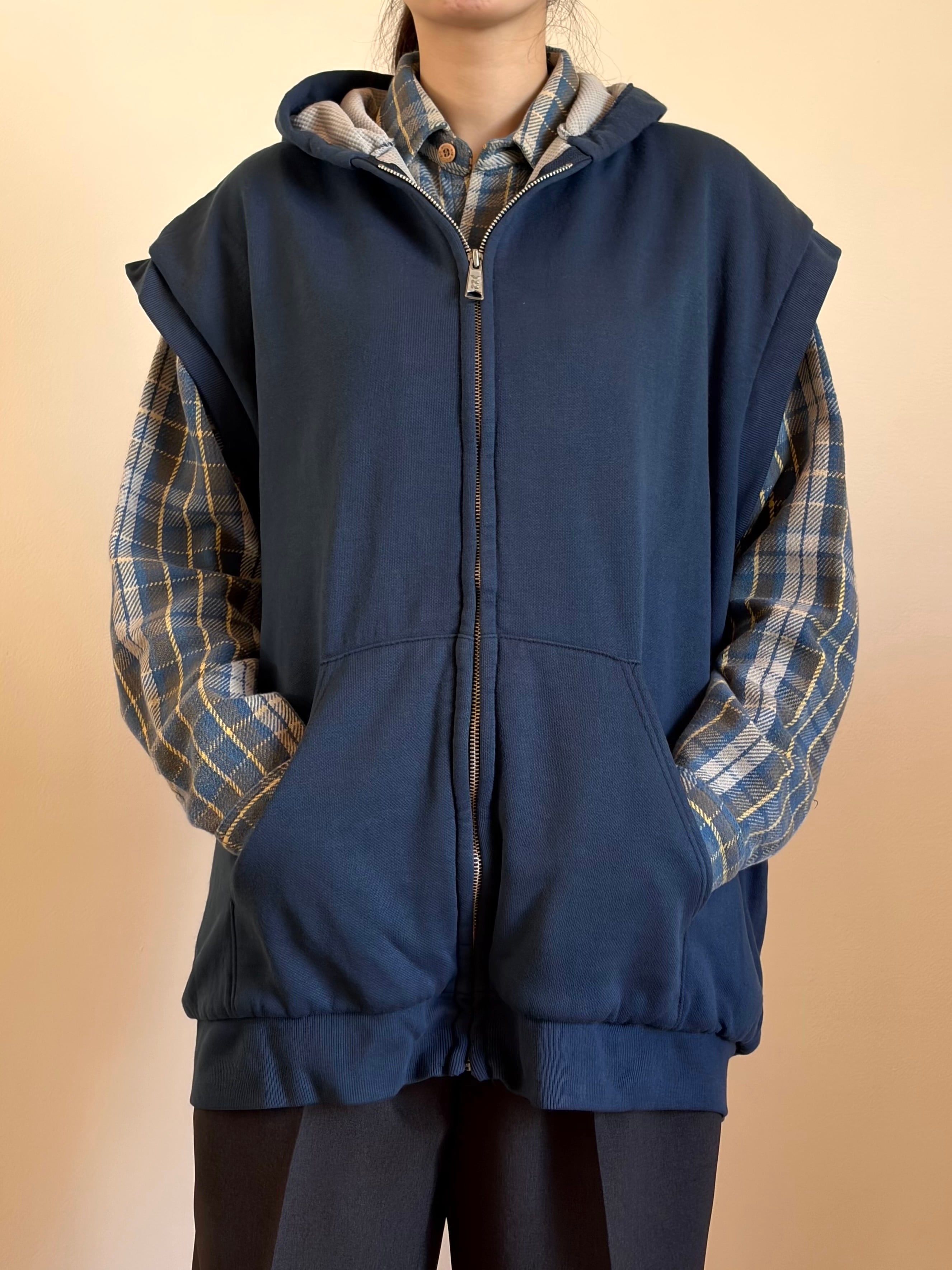CU17-18 USED SLEEVELESS HOODIE "USA製" -NAVY-