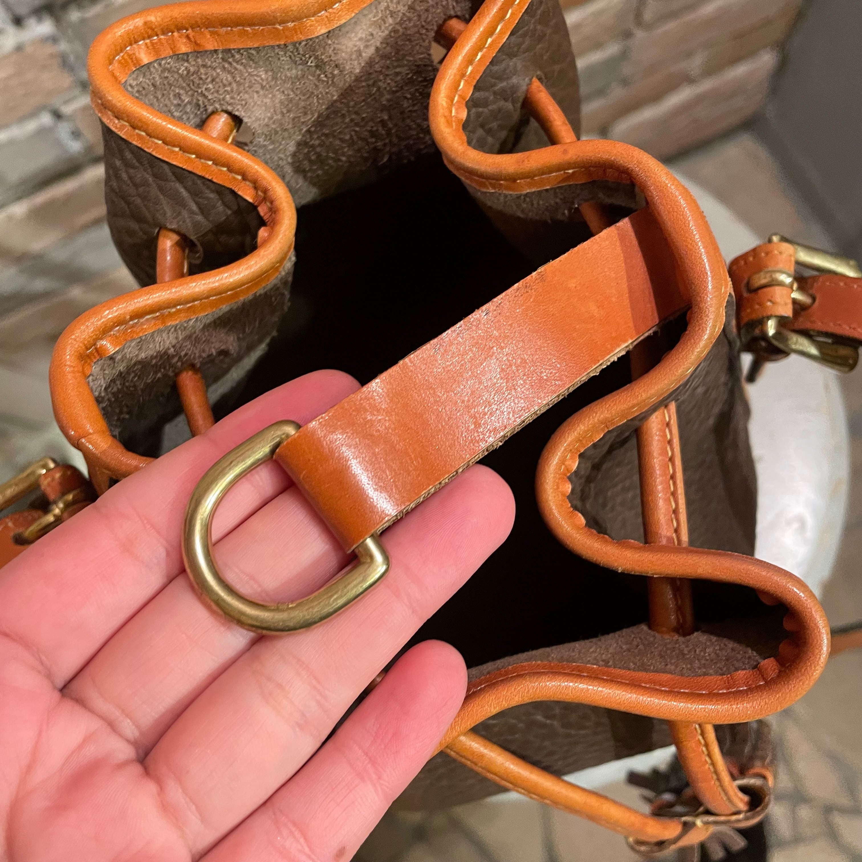 dooney&bourke USA製 ドゥーニー&バーク レザー巾着ショルダーバッグ