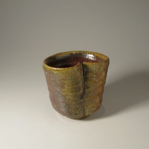 備前胡麻酒呑　Bizen slash sake cup