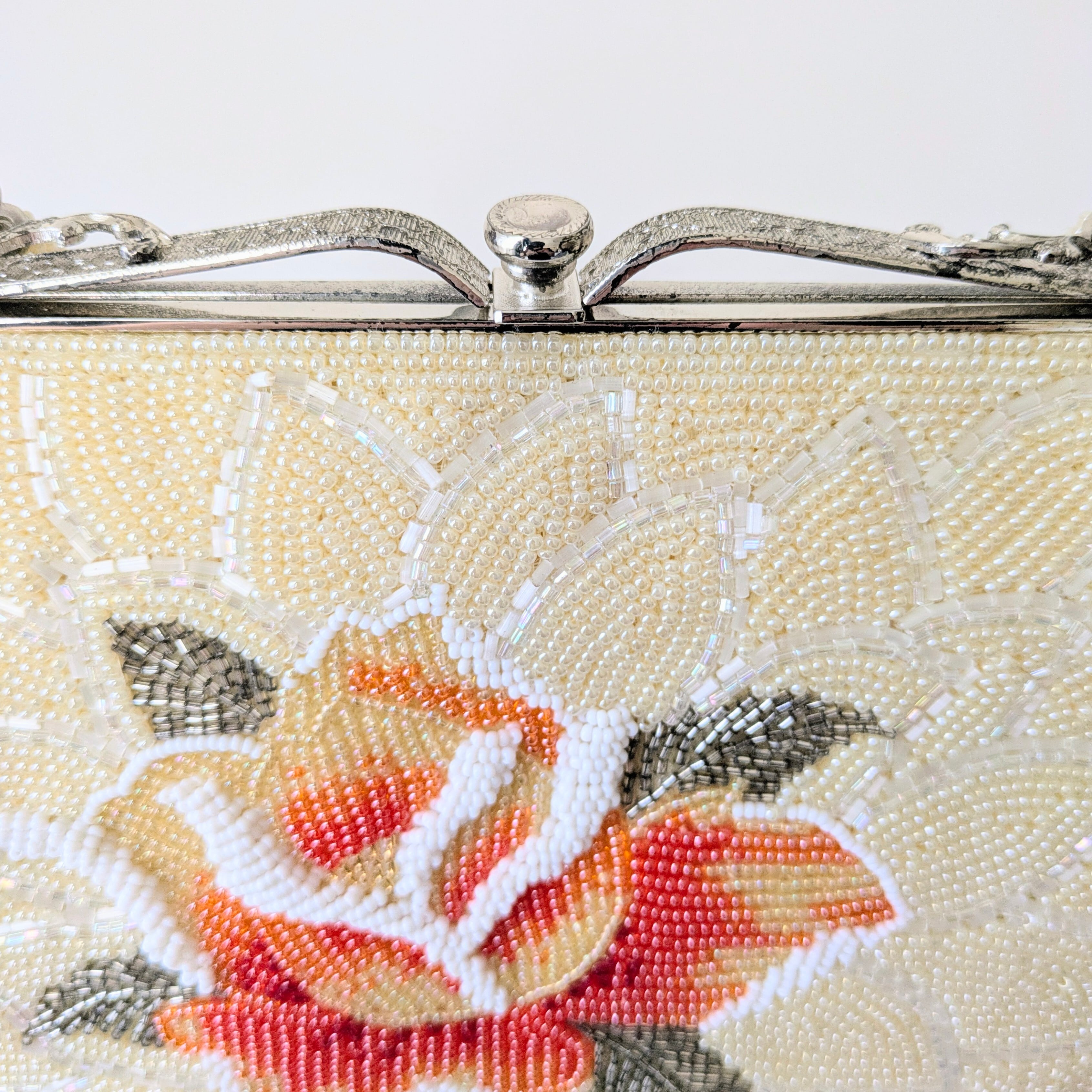 Vintage】ビーズ刺繍バッグ 玉子色 薔薇柄 パーティーバッグ クラッチ
