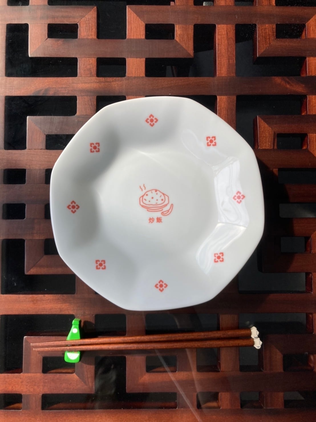 八角皿 台湾ネオン | 台湾茶藝館 台湾茶カフェ 狐月庵