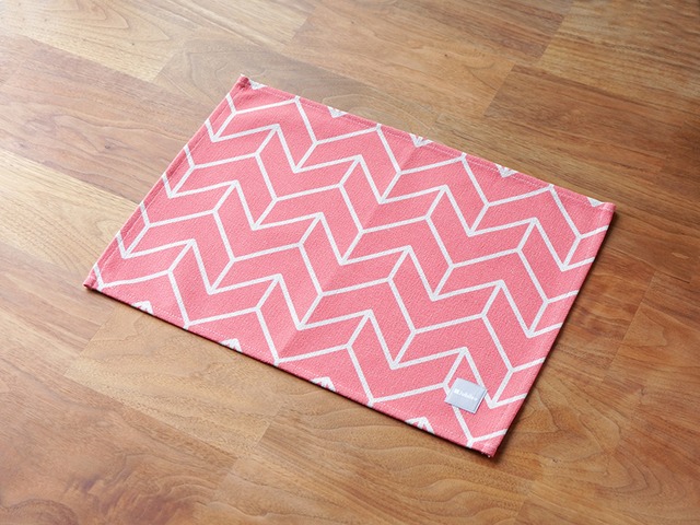 ピンクホワイトラインディレクション ランチョンマット 2枚セット