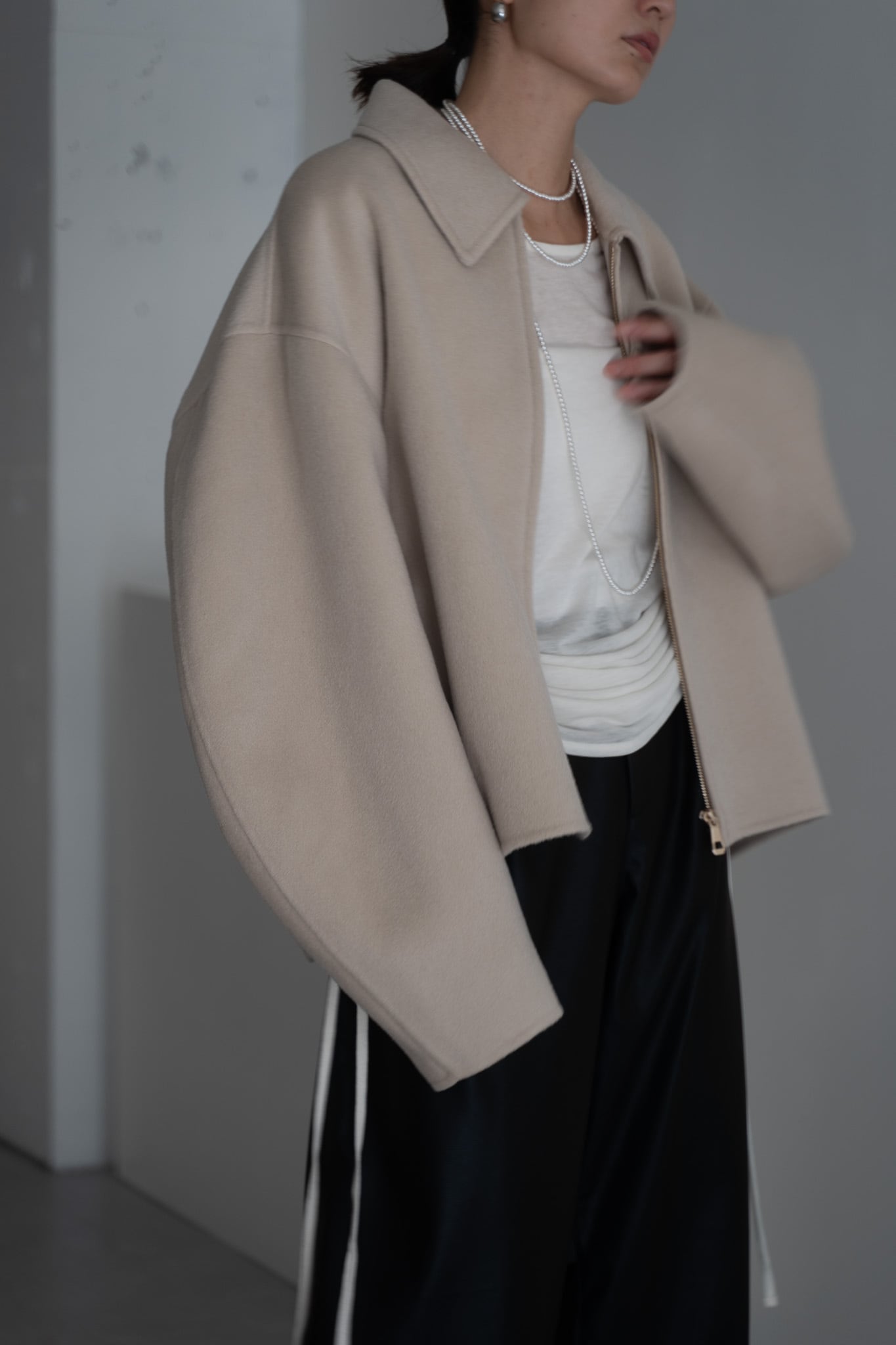CURVE SLEEVE WOOL JACKET（IVORY） | remula