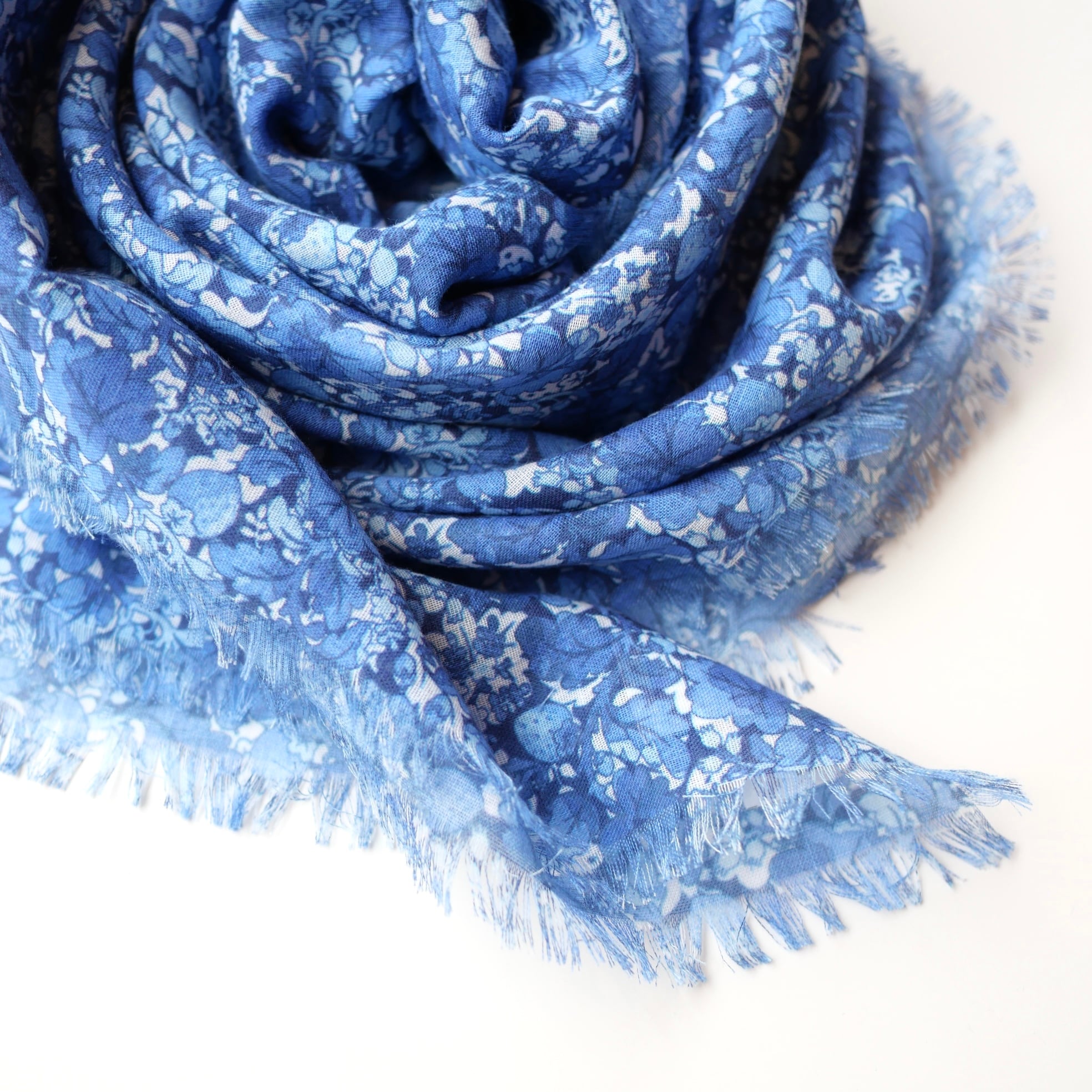 R&D.M.Co- no.8109b TYPEWRITER WILD BERRY FLORAL GAUZE SHAWL Blue
