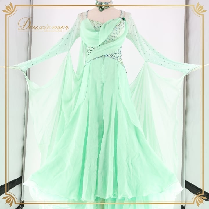 タカダンス 社交ダンス ロングドレス 舞台衣装 プリーツ 羽 フェザー ホワイト 楽天市場】【送料無料】社交ダンスドレス キラキラ フェザー高級感