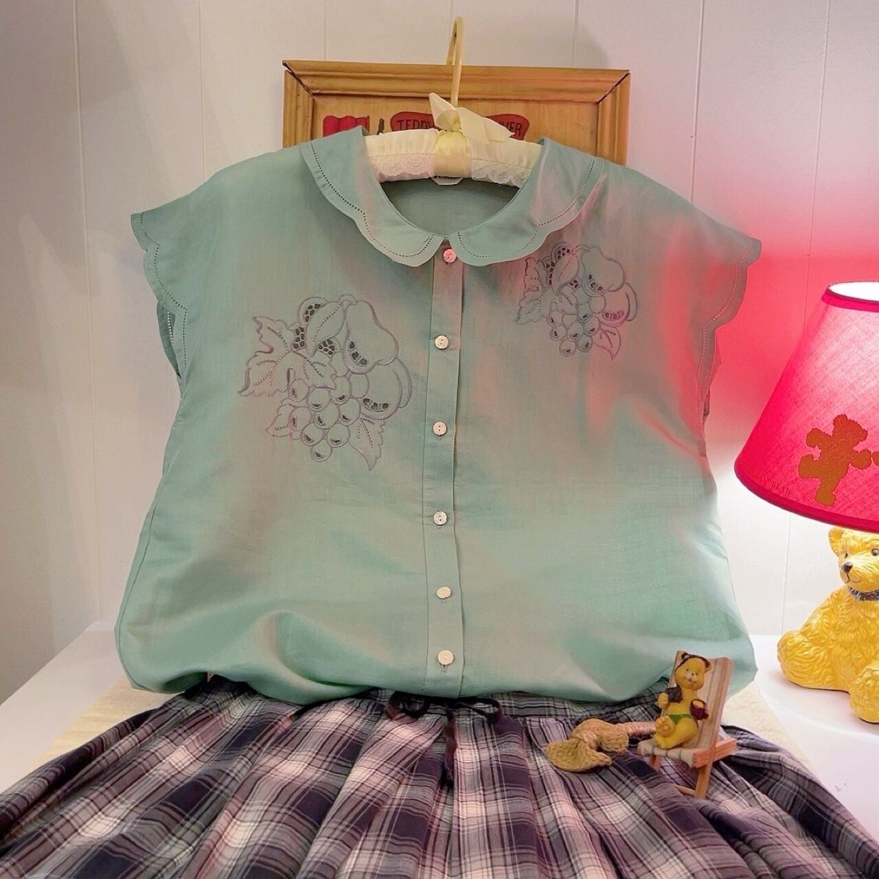 fruits embroidery scallop blouse