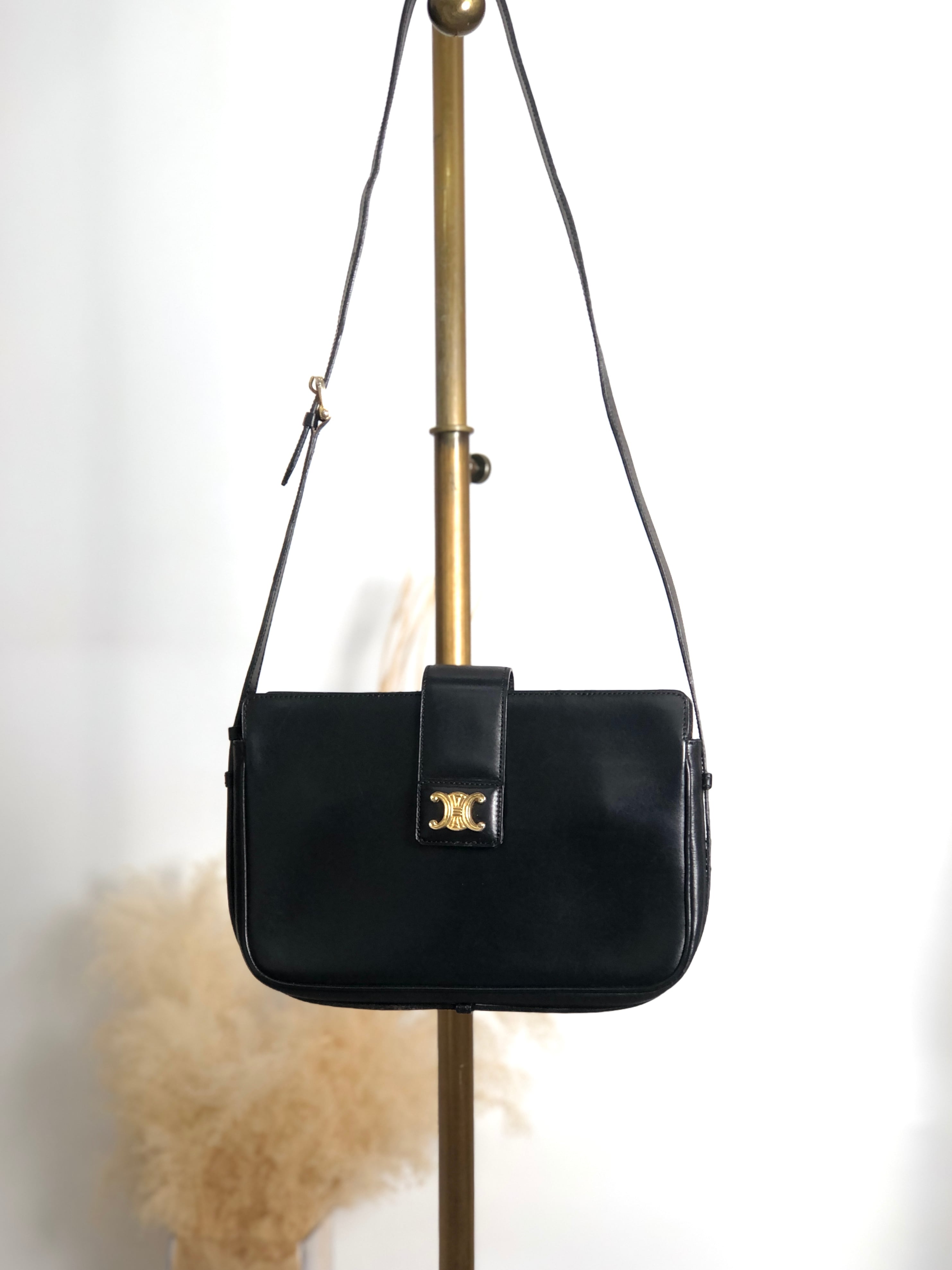 CELINE セリーヌ ショルダーバッグ ブラック トリオンフ レザー