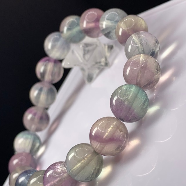 f103多彩な色合い☆グラデーションフローライトブレスレット
