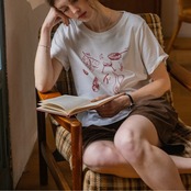 Fragments Art Motif Tee – Café Terrace F0742