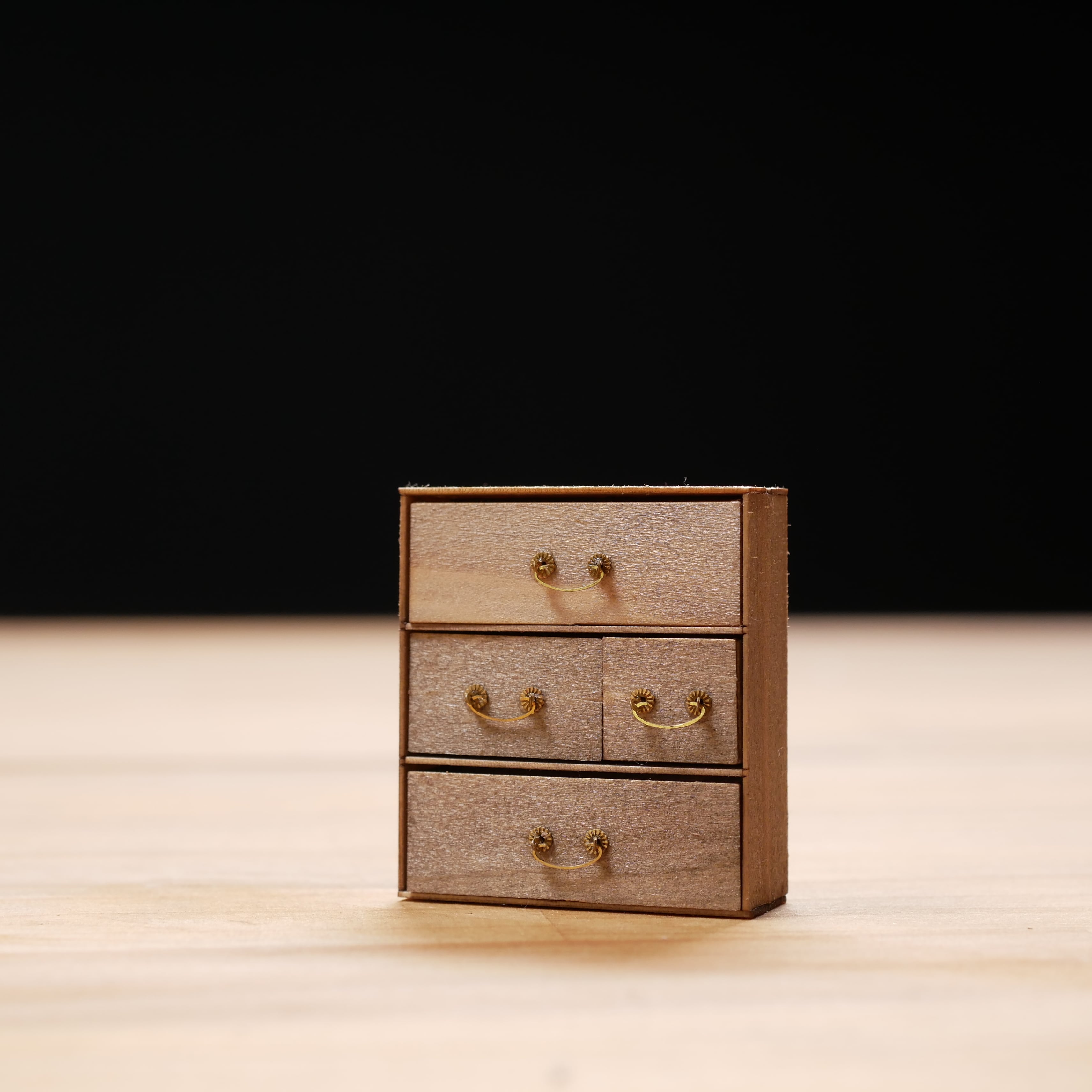 4段の引出しキャビネット L040 ミニチュア ドールハウス 手作りキット miniature dollhouse kit