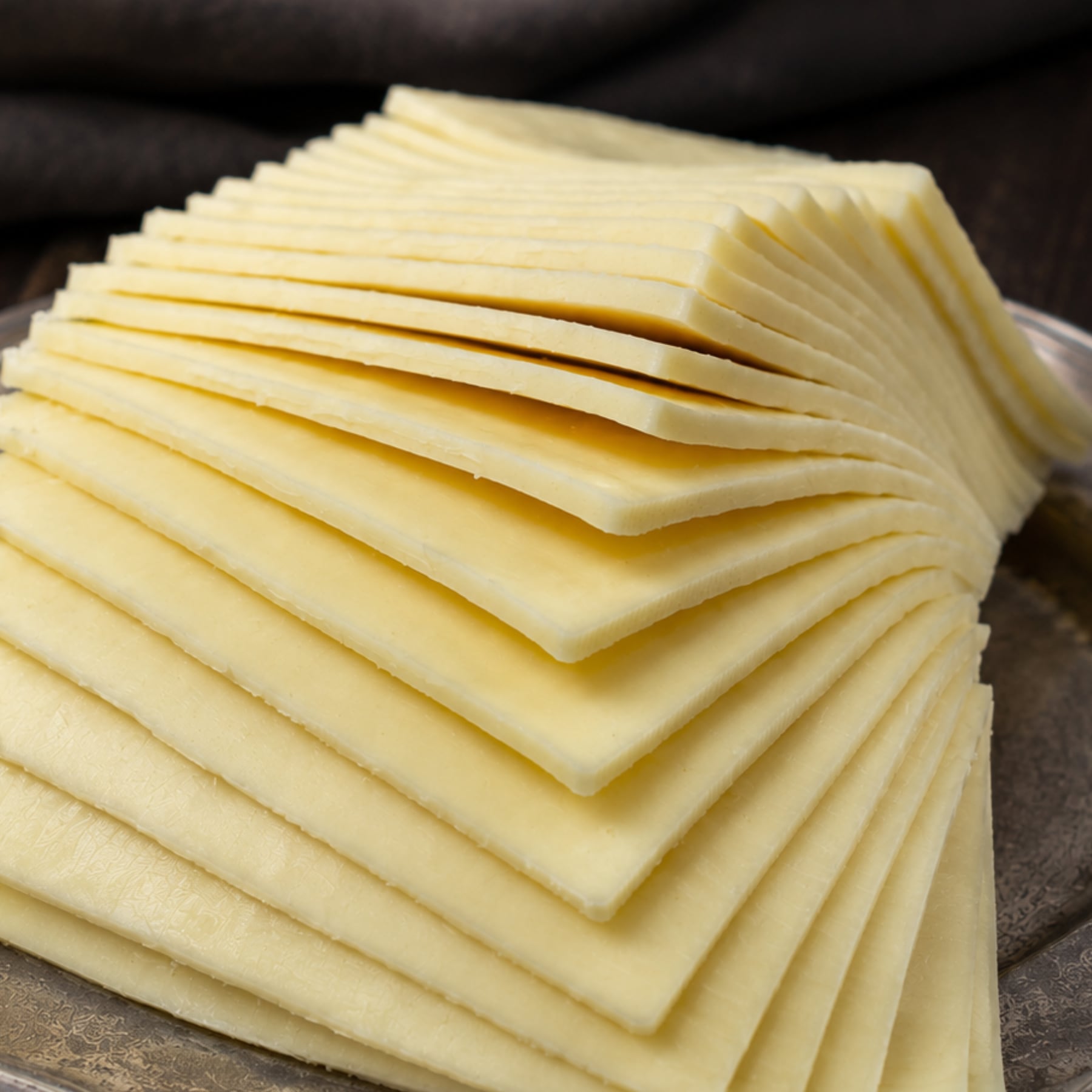 モッツァレラ スライスチーズ 4mm厚切り 150g|ベルギー産 グラスフェッド|生乳・食塩のみ・セルロース不使用|無添加 ナチュラルチーズ|ピザ・グラタン・ホットサンド・チーズボード・ワインのおつまみに Mozzarella Cheese Slice【Nature Kiosk】
