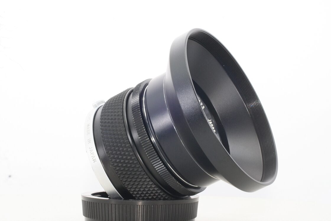 OLYMPUS OM-SYSTEM ZUIKO 35mm f2 メタルフード付 (準広角・単焦点 