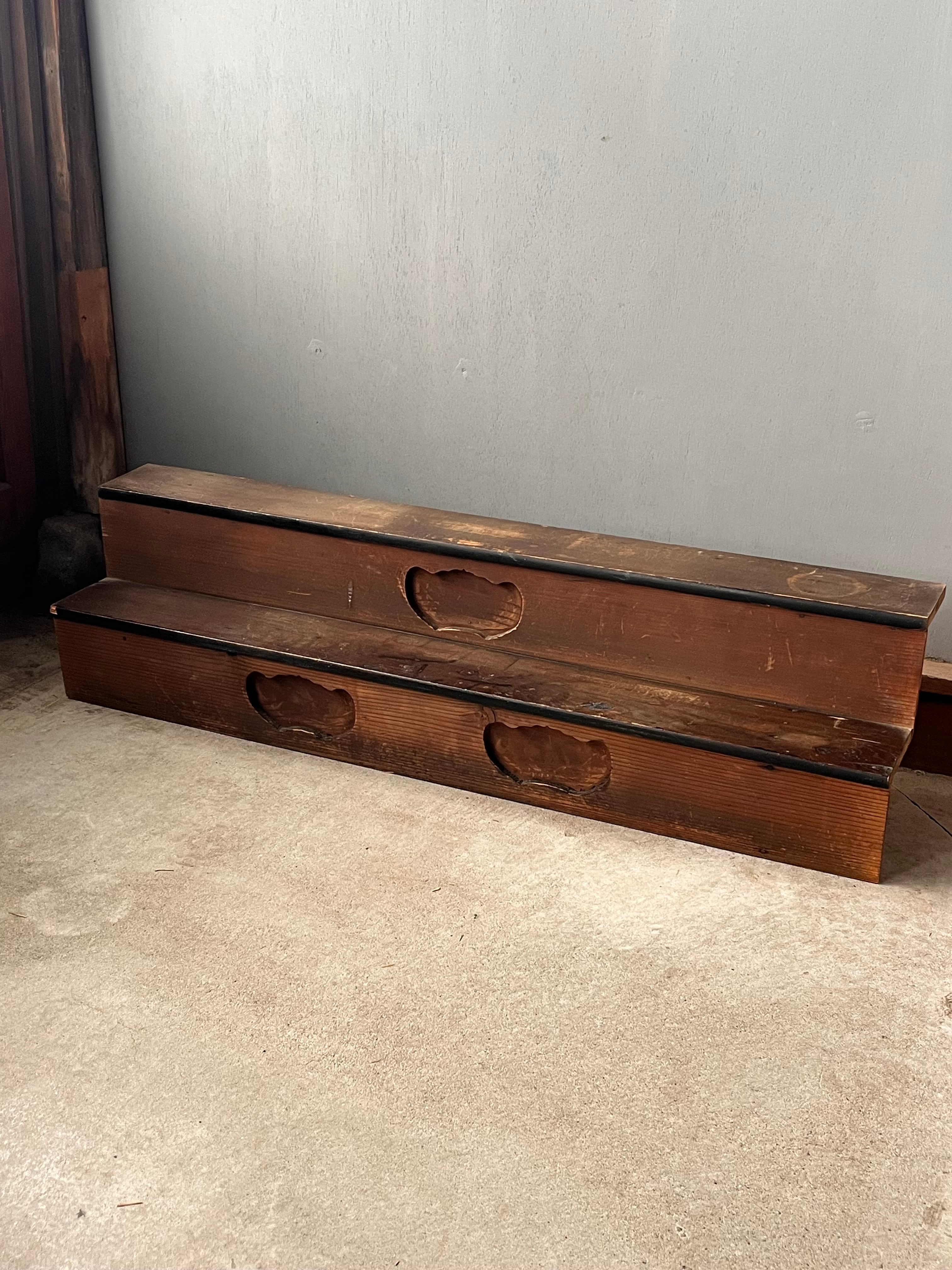 コレクション展示台