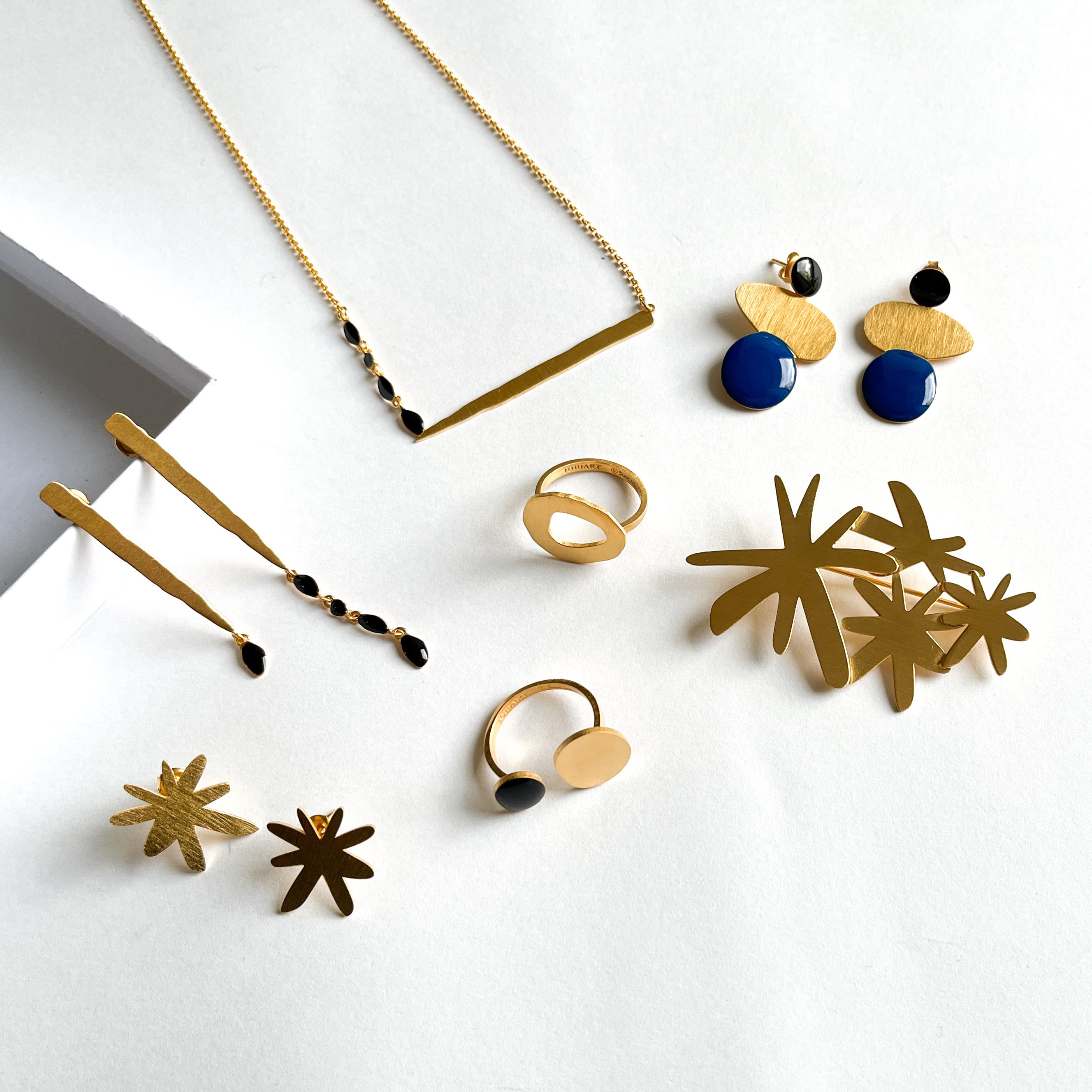 ミロ ピアス Bleu II Gold-Dots-Black ゴールド | hmm, by 東京都