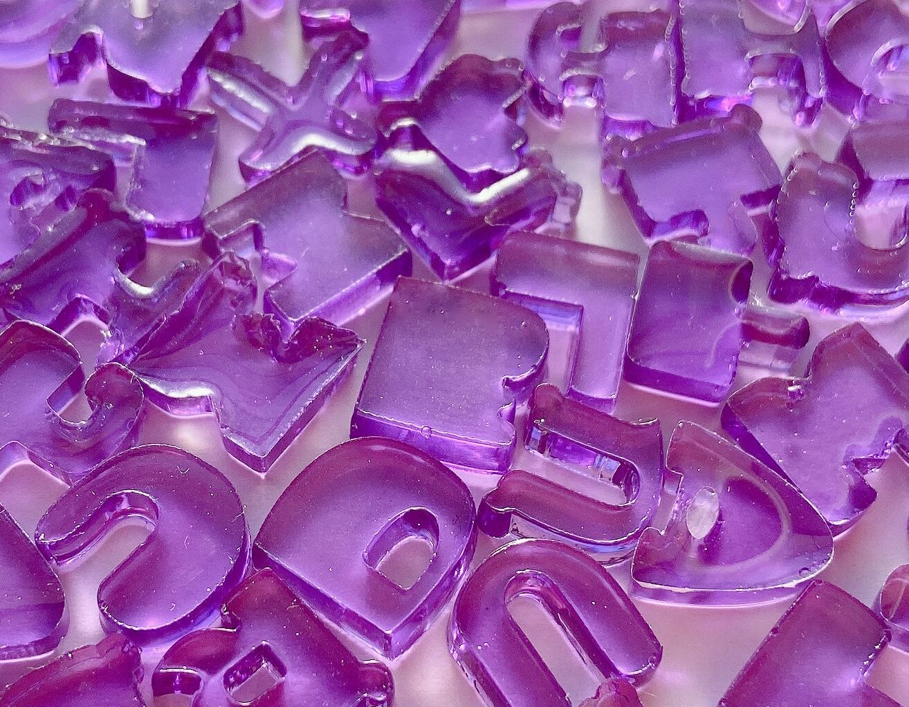 LO E装飾文字 紫と黄色 文字パーツ：パープル | Honey pot