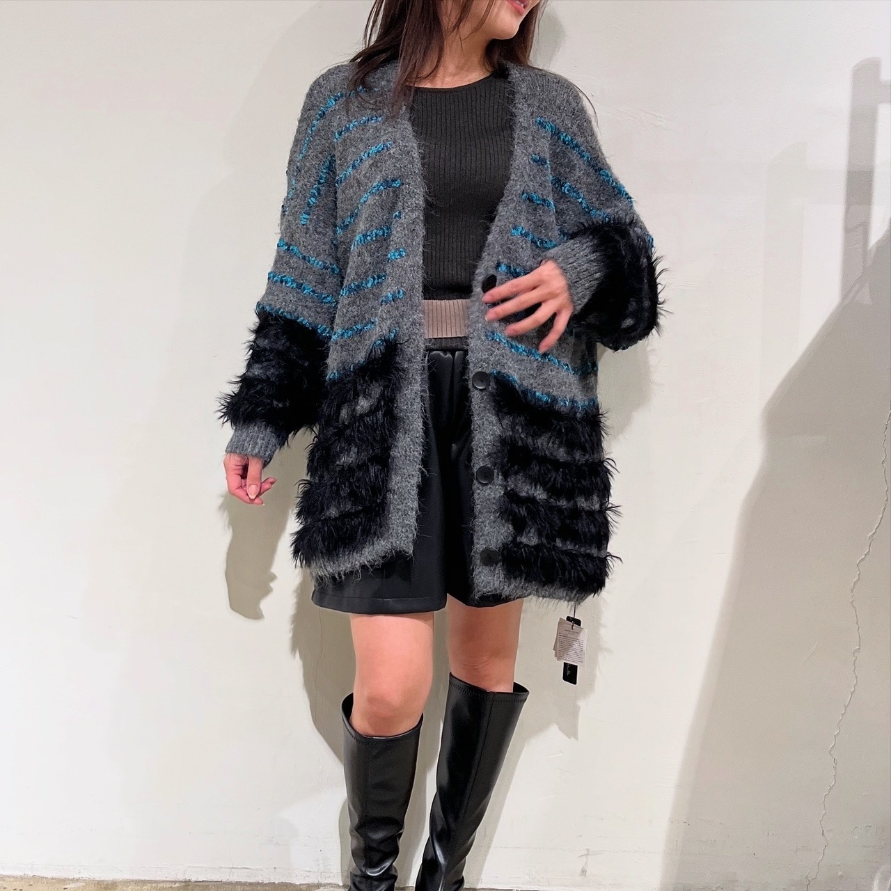 ビジューがつきます‼️ラインストーン袖シャギーニットカーディガン