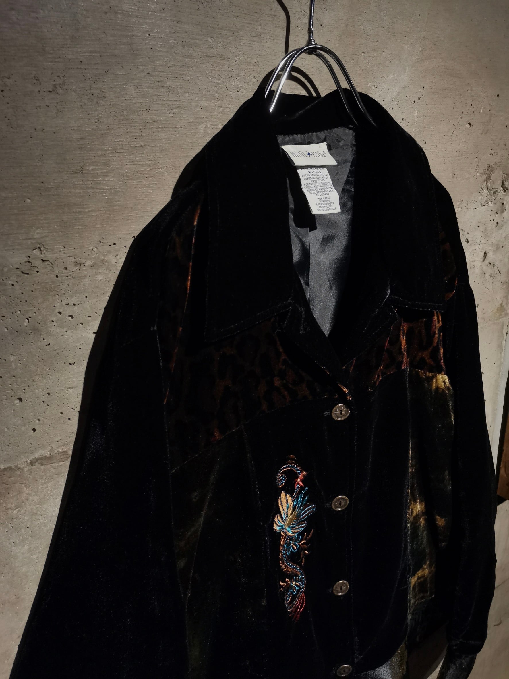 Caka】Beautiful Embroidery × Multi Textile Switching Design 