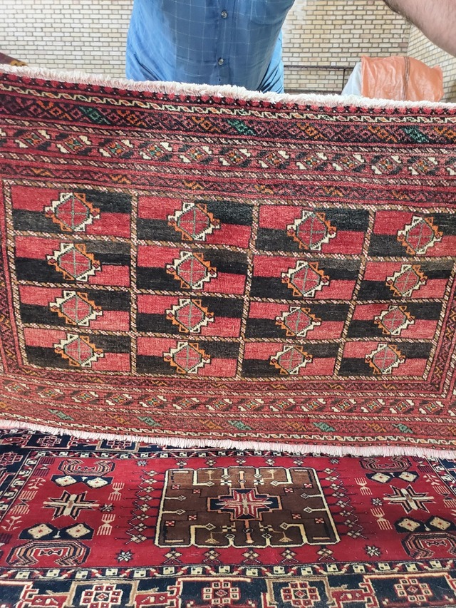 絨毯クエスト48【No.50】 ※現在、こちらの商品はイランに置いてあります。ご希望の方は先ずは在庫のご確認をお願いします。