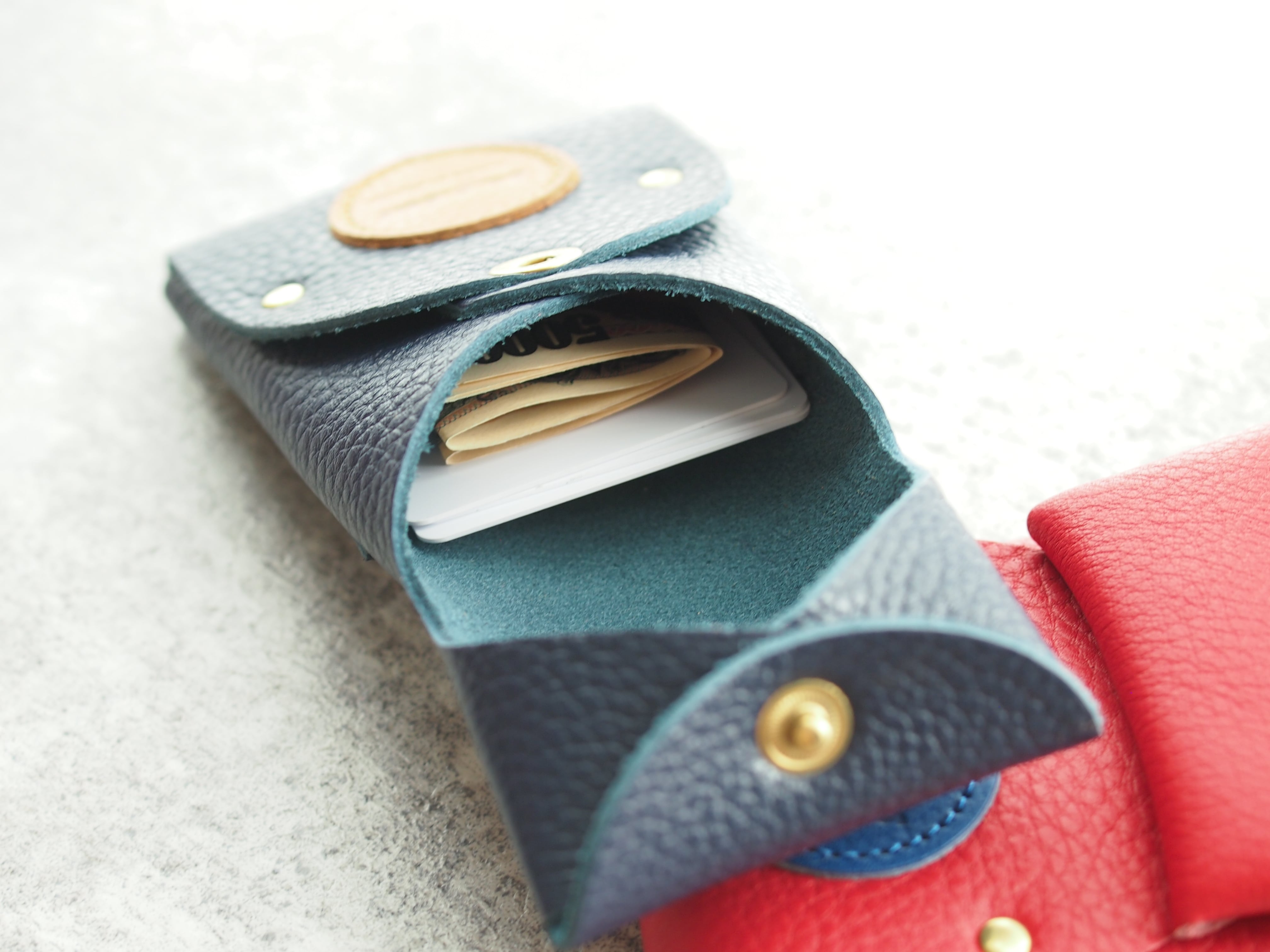 レザーコインパースカラフルモデル』【送料込み】はっと目を引くコアラ