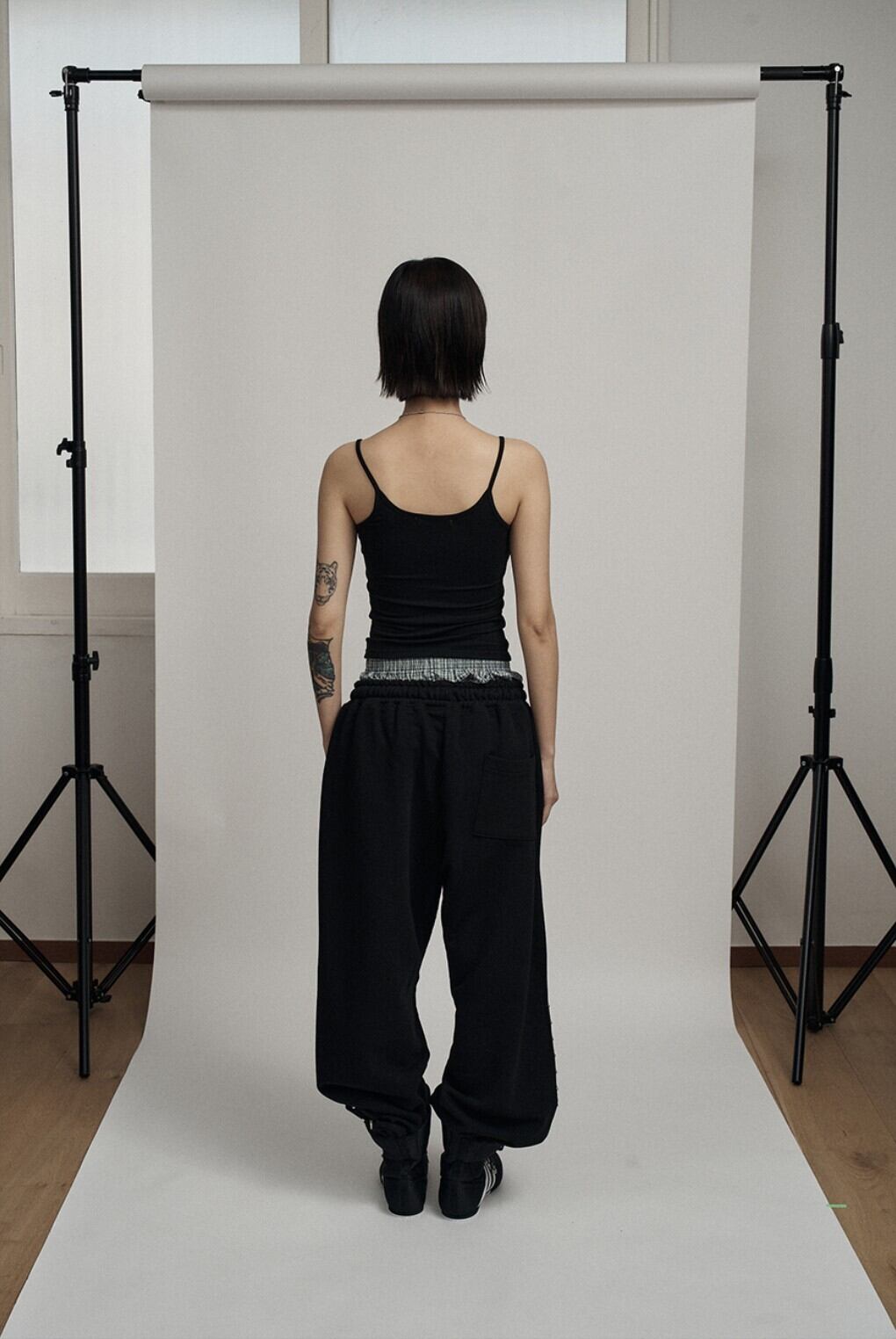 ☆IVE ウォニョン 着用！！【ILLIO】Black leopard cross