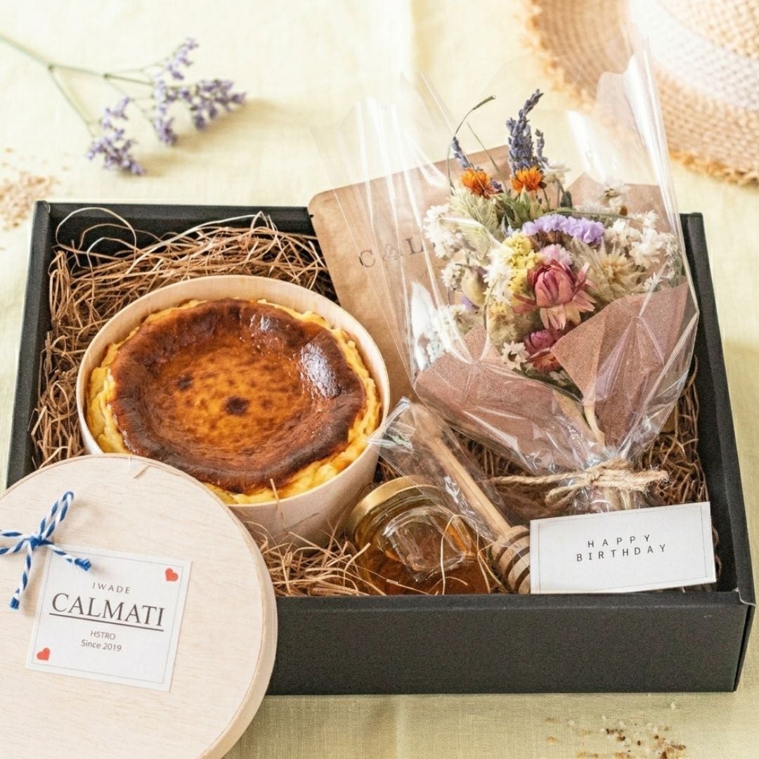 ときめきBOX】ドライフラワーブーケと濃蜜チーズケーキのセット