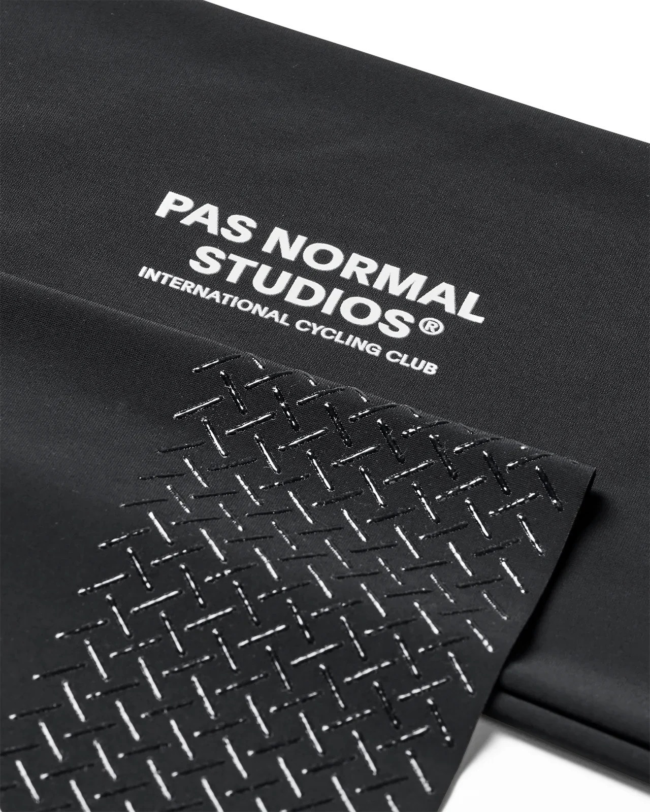 Pas Normal Logo Leg UV Protector Black