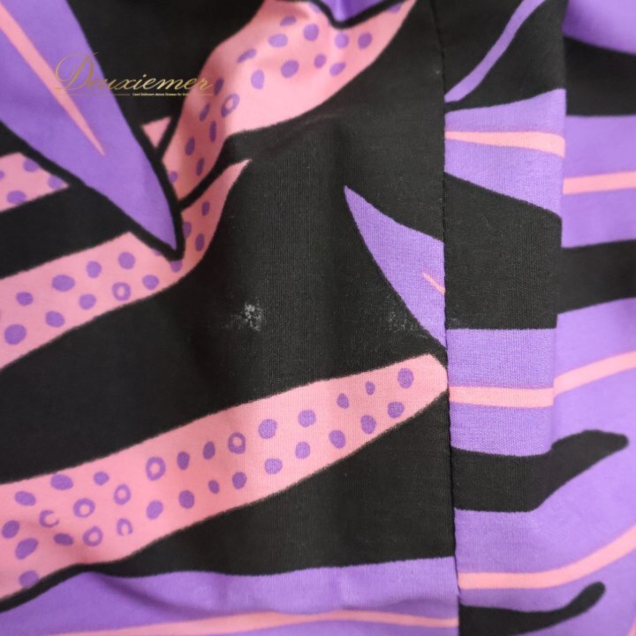 フラダンス 衣装 パウスカート メネフネプランテーション ブラック系 MENEHUNE PLANTETION かわいい 華やか 鮮やか 黒 紫 ダンス衣装 ハワイアンダンス レディース ハワイアン アロハ ハワイアンプリント フラ ダンス レッスン 練習