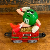 M&M's クリスマス・トレイン・トッパー サーカストレイン 列車 機関車 グリーン ミールトイ エムアンドエムズ MU-292