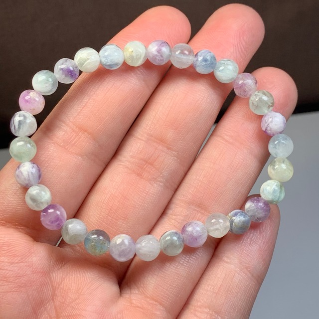 1.可愛い小粒♪エンジェルフェザーフローライト