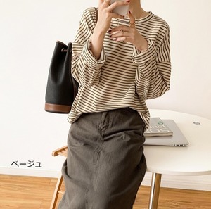 ラウンドネック長袖Tシャツ