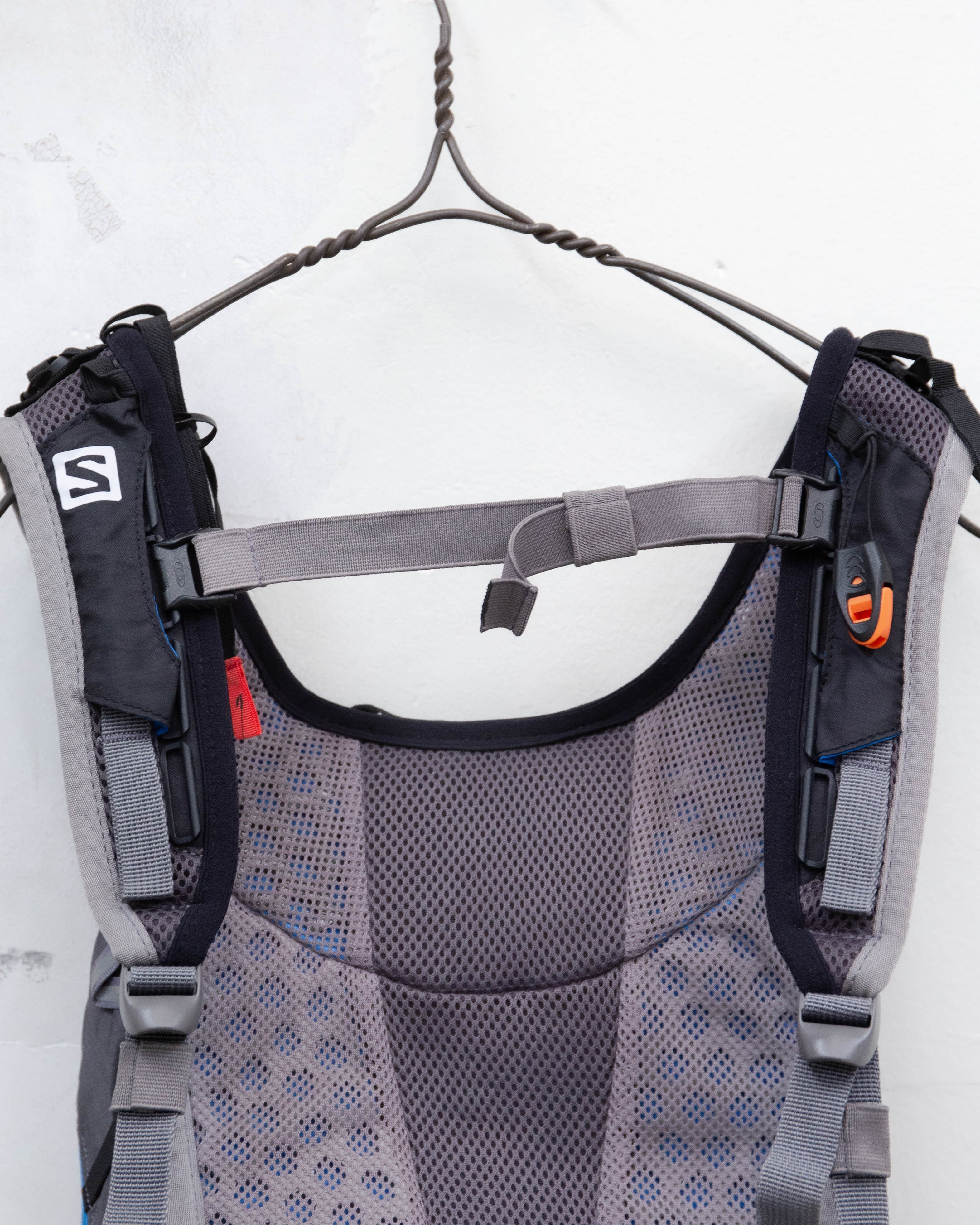 SALOMON - Agile 12 Set / trail backpack | LUIK FINN