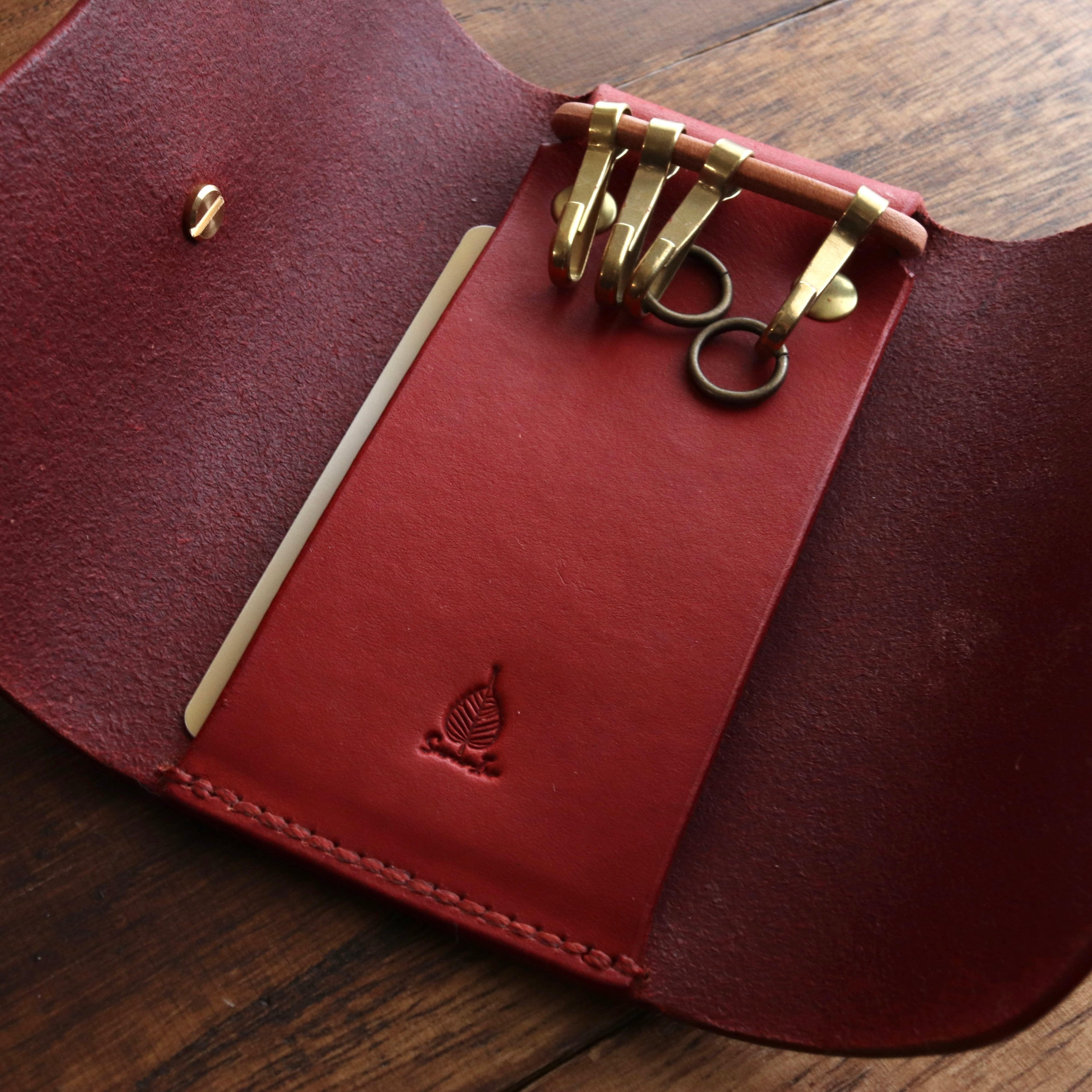 茜染のキーケース | 草木染レザー Sou-no-Iro