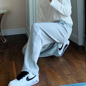 ルーズストレートセンタープレスパンツ　MT0530002