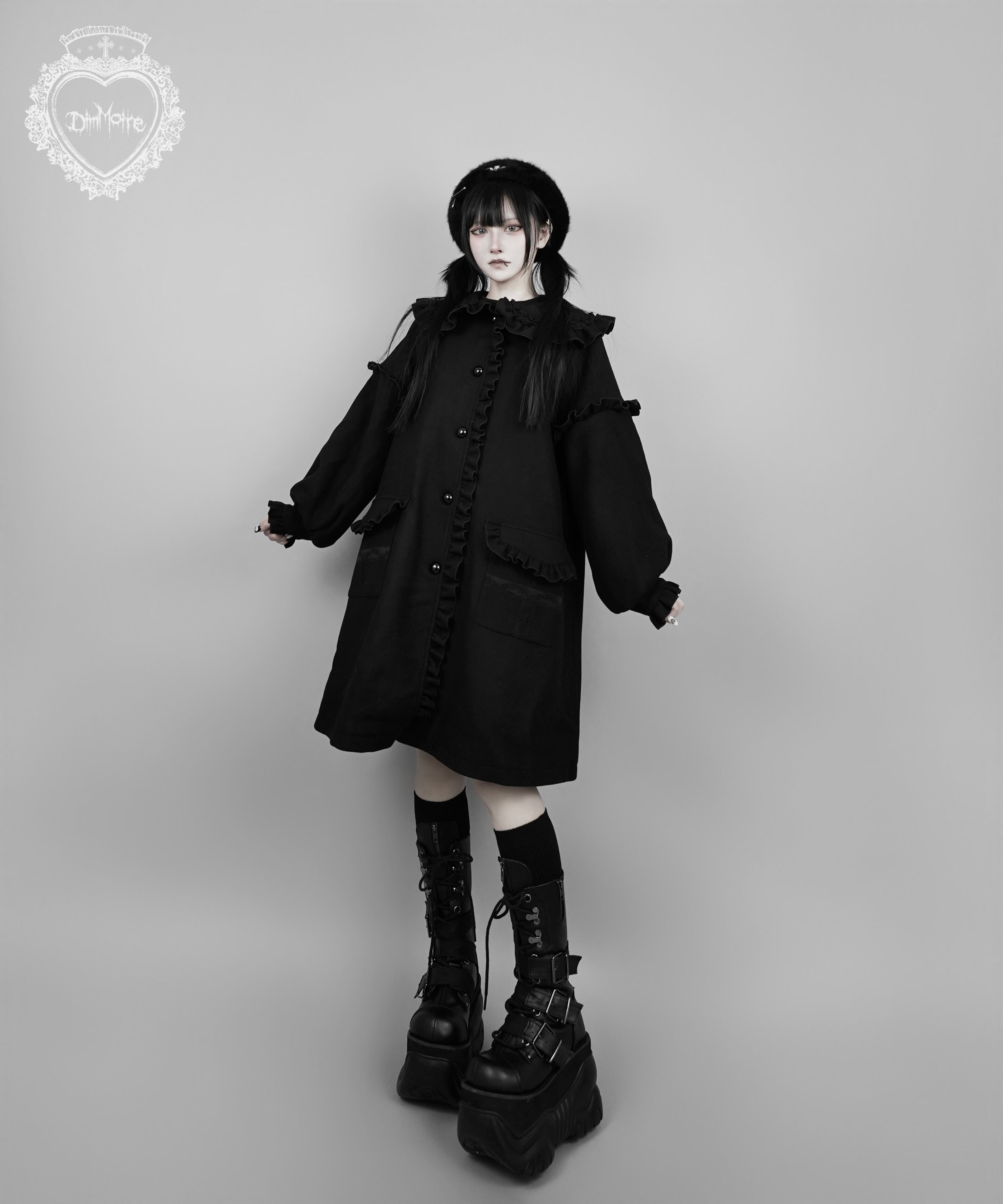 DimMoire 十字の誓いフリルコート【BLACK &White】 - ロングコート
