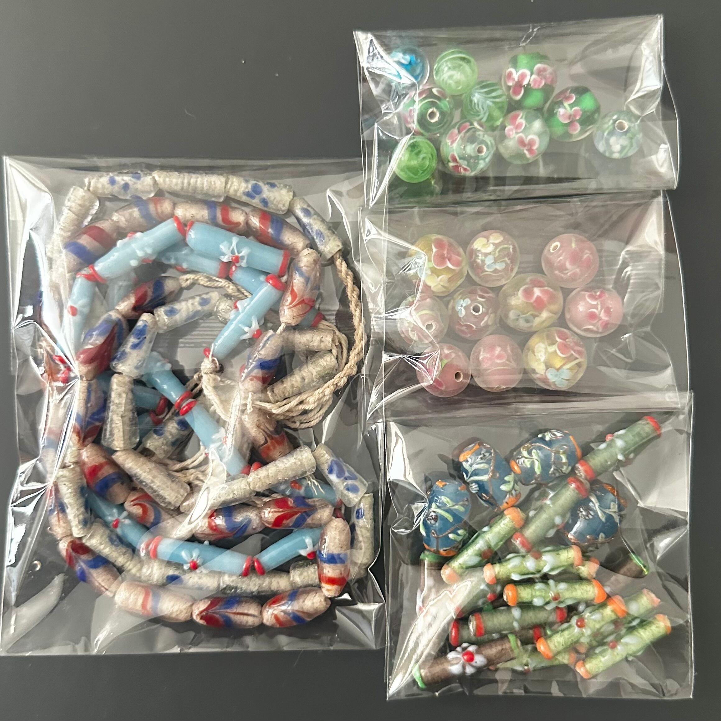 【素材フリマ(A-4)】ガラスビーズセット(約100個)