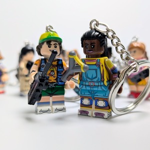 ★ブロックフィギュアキーホルダー★【 Stranger Things / ストレンジャーシングス 】 エリカ・シンクレア 〚アメリカン雑貨 アメトイ〛