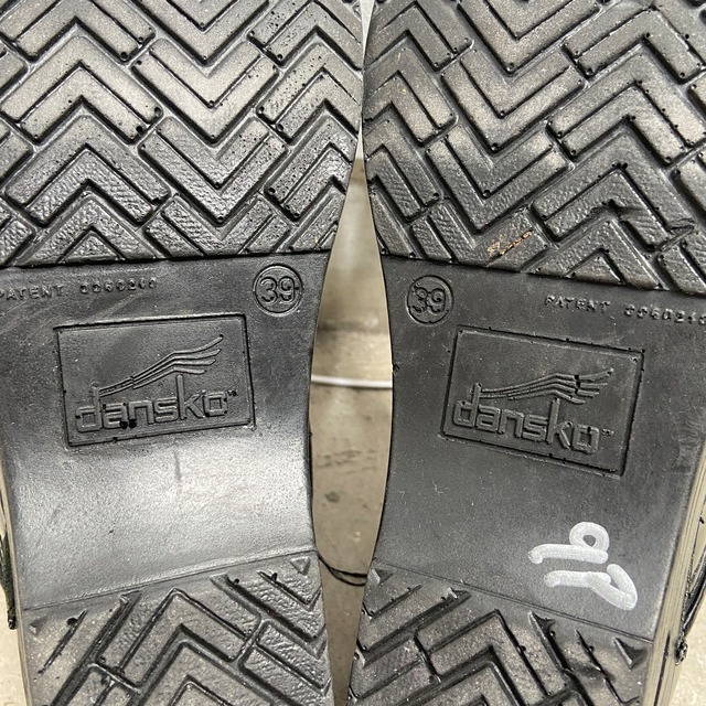 dansko ダンスコ プロフェッショナル パテントレザー クロッグ ブラック レディース25cm