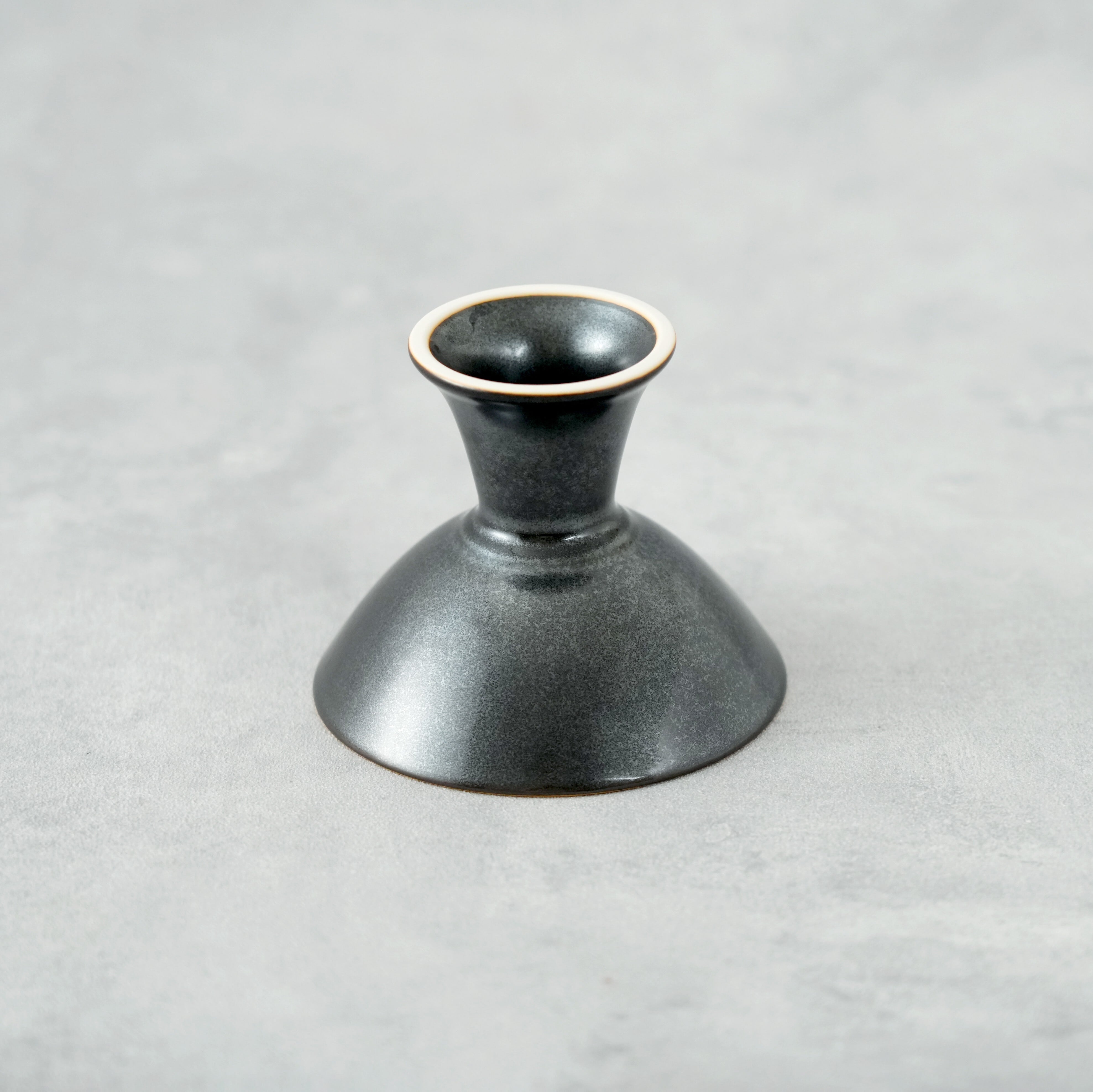 黒縁金 かご彫り高台小鉢 | 有田焼窯元 貝山窯