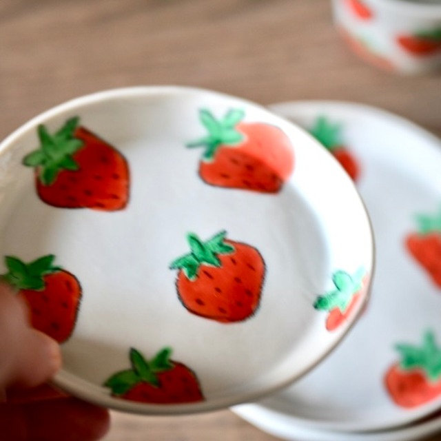 村田菜穂美作　丸おやつ皿 いちごもよう［2104130000812］